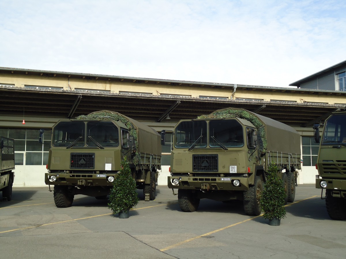 (147'100) - Schweizer Armee - M+32'341 + M+33'172 - Saurer am 14. September 2013 in Thun, Waffenplatz