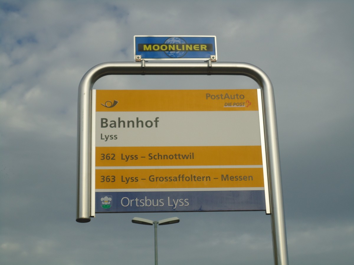 (147'903) - PostAuto-Haltestelle - Lyss, Bahnhof - am 8. November 2013