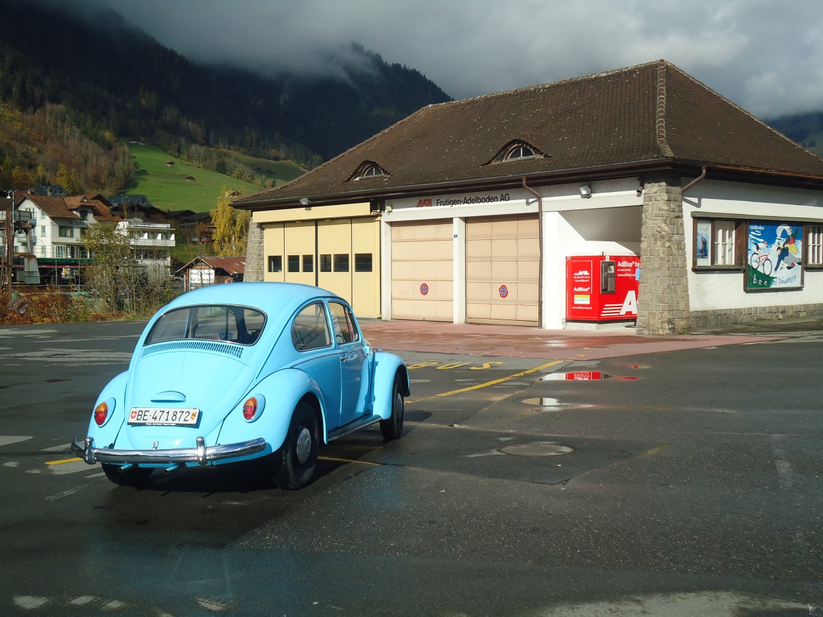 (148'024) - VW-K�fer - BE 471'872 - am 9. November 2013 beim Bahnhof Frutigen