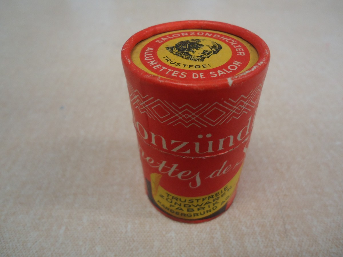 (148'175) - Z�ndh�lzer aus Kandergrund im BrockiShop am 29. November 2013