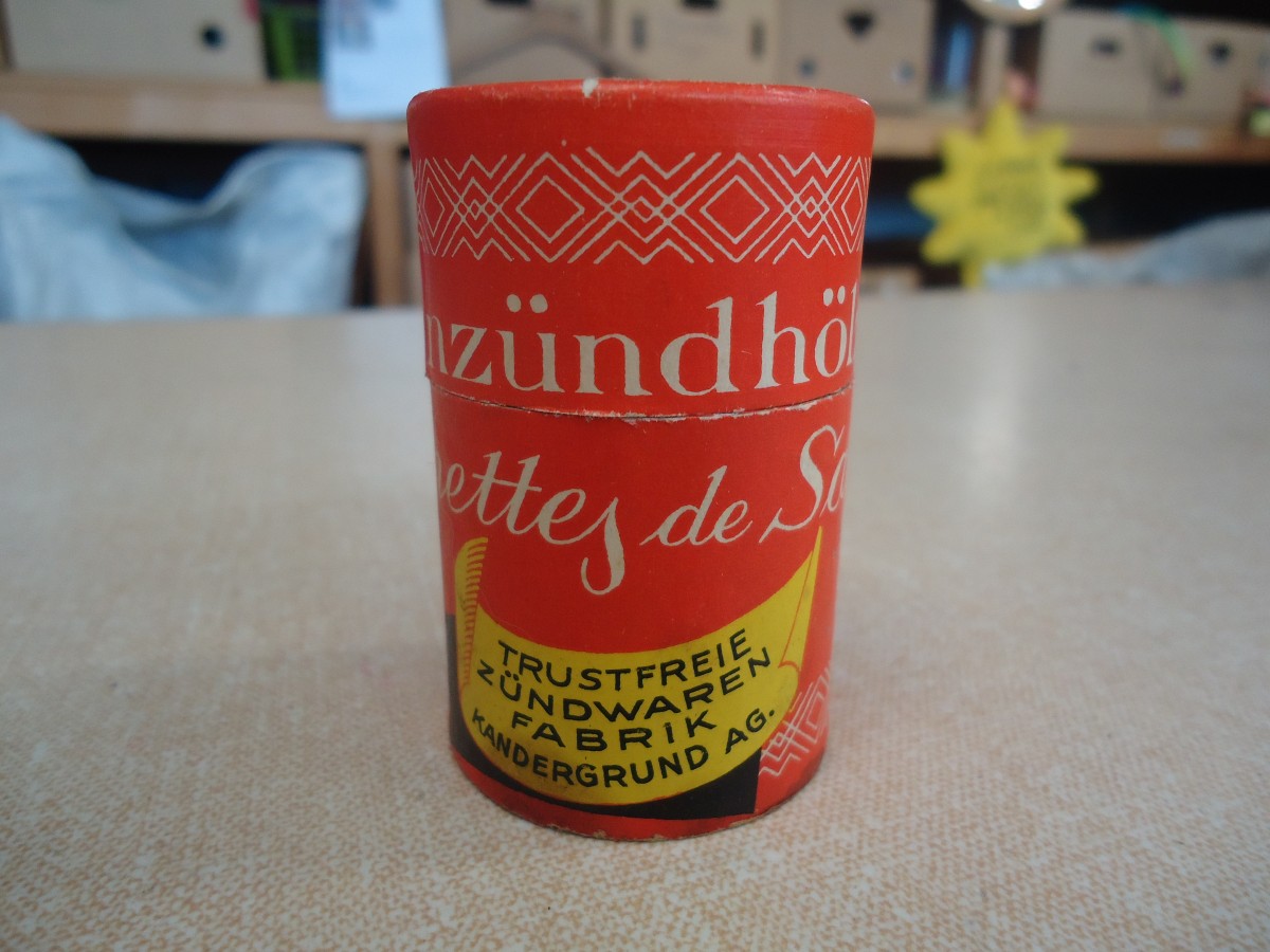 (148'177) - Z�ndh�lzer aus Kandergrund im BrockiShop am 29. November 2013