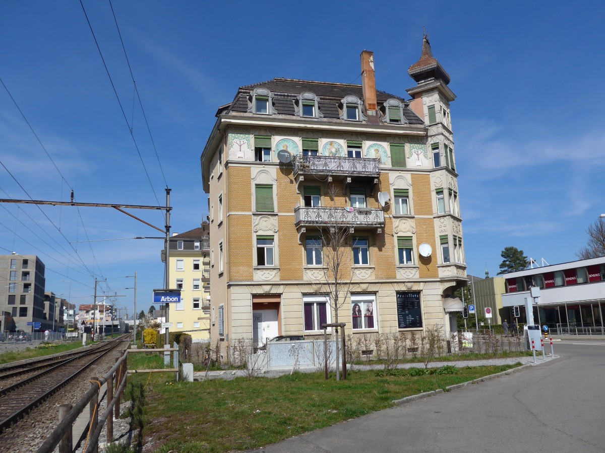 (149'443) - Historisches Geb�ude beim Bahnhof Arbon am 29. M�rz 2014