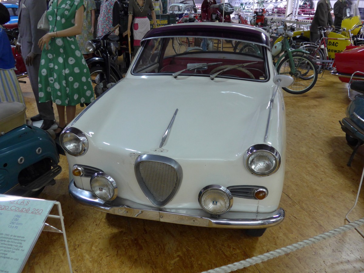 (149'967) - Glas am 25. April 2014 in Sinsheim, Museum