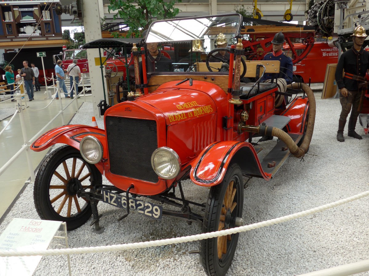 (150'346) - Gemeente, Berkel en Rodenrijs - HZ 68'229 - Ford am 26. April 2014 in Speyer, Technik-Museum