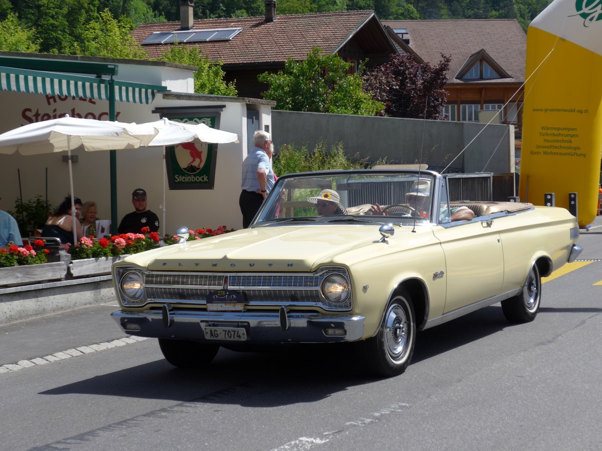 (151'279) - Plymouth - AG 7074 - am 8. Juni 2014 in Brienz, OiO