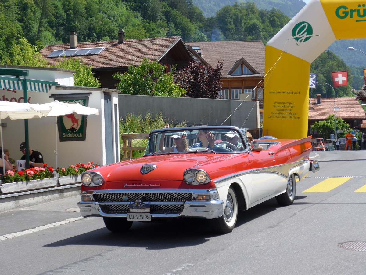 (151'300) - Ford - LU 97'976 - am 8. Juni 2014 in Brienz, OiO