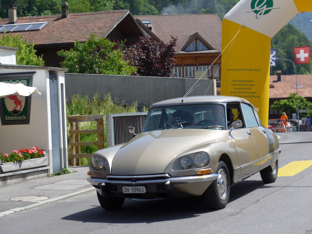 (151'303) - Citro�n - ZH 59'841 - am 8. Juni 2014 in Brienz, OiO