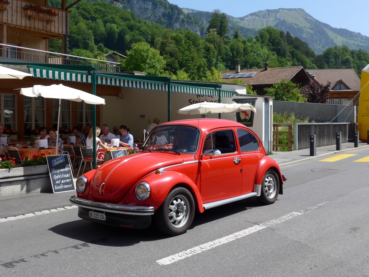 (151'315) - VW-K�fer - BE 225'124 - am 8. Juni 2014 in Brienz, OiO