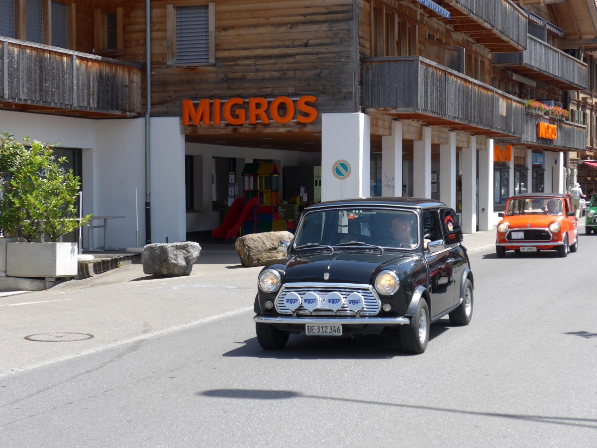 (151'400) - Austin Mini - BE 312'346 - am 8. Juni 2014 in Brienz, Hauptstrasse