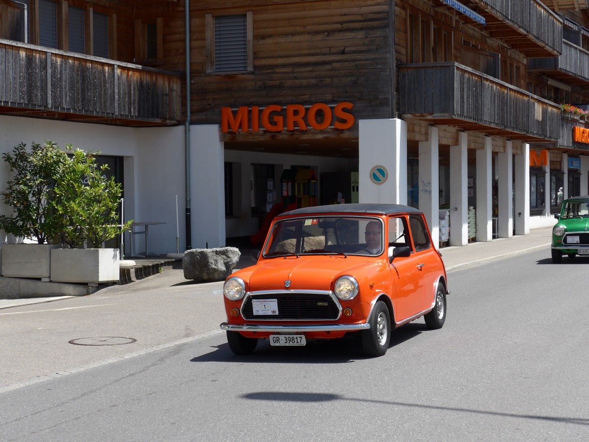 (151'401) - Austin Mini - GR 39'817 - am 8. Juni 2014 in Brienz, Hauptstrasse