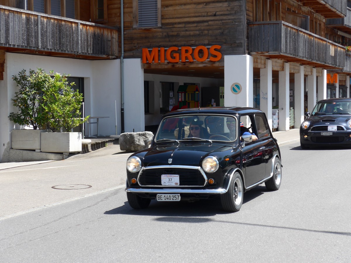 (151'403) - Austin Mini - BE 140'257 - am 8. Juni 2014 in Brienz, Hauptstrasse