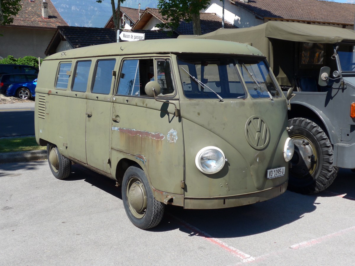 (151'644) - VW-Bus - BE 1095 U - am 21. Juni 2014 in Aigle, Saurertreffen