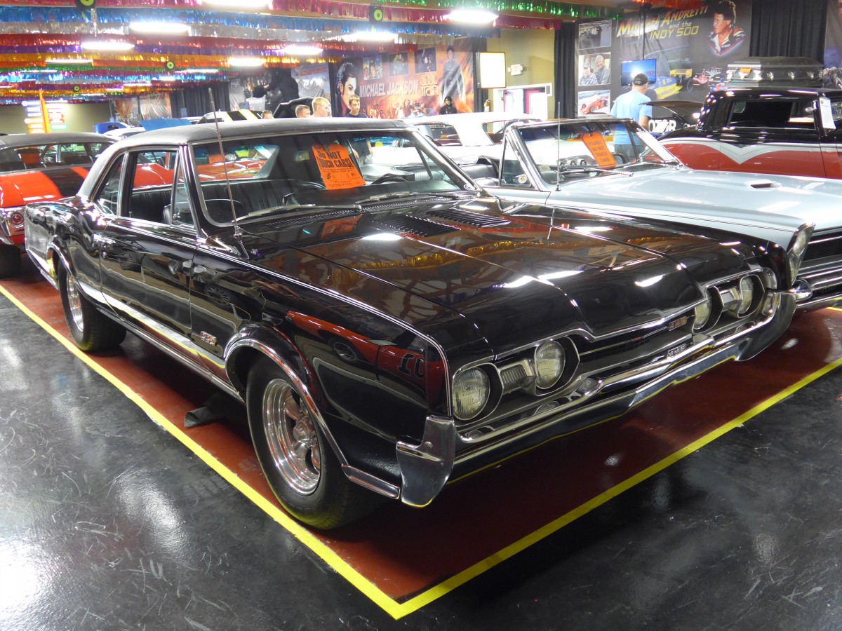 (152'439) - Oldsmobile am 9. Juli 2014 in Volo, Auto Museum