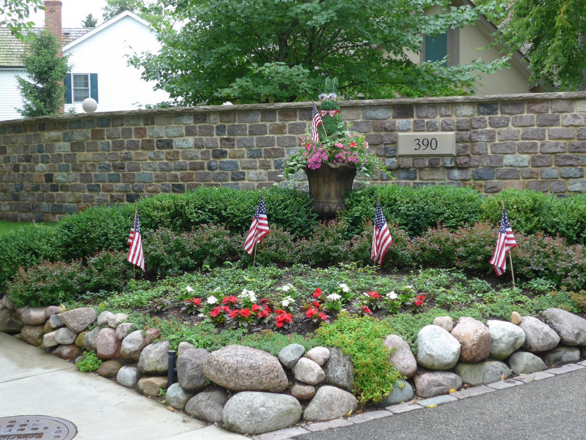 (152'654) - Blumenschmuck auf amerikanisch am 12. Juli 2014