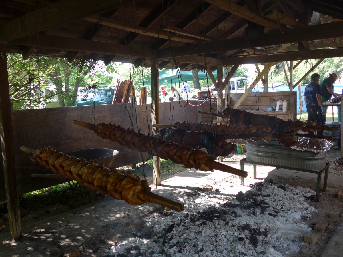 (152'678) - Fleisch auf dem Feuer beim Steirer Picnic am 13. Juli 2014 in Lily Lake
