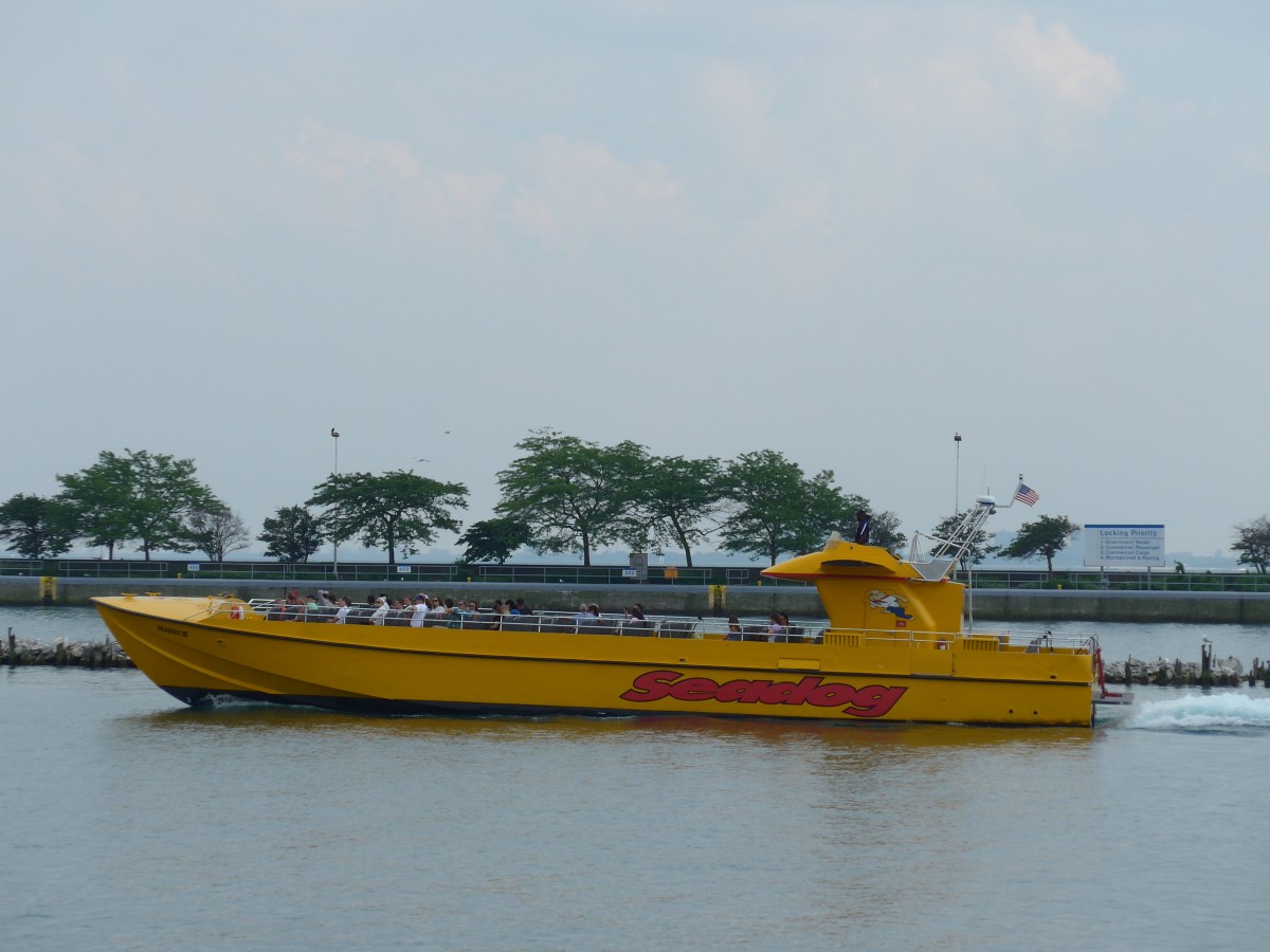 (152'752) - Schnellboot Seadog am 14. Juli 2014 in Chicago, Navy Pier