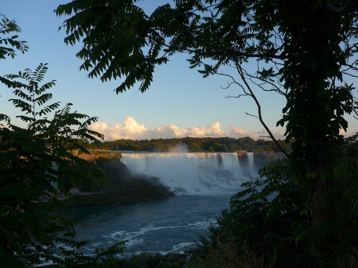 (152'882) - Die Niagara Falls am 15. Juli 2014 in Clifton Hill