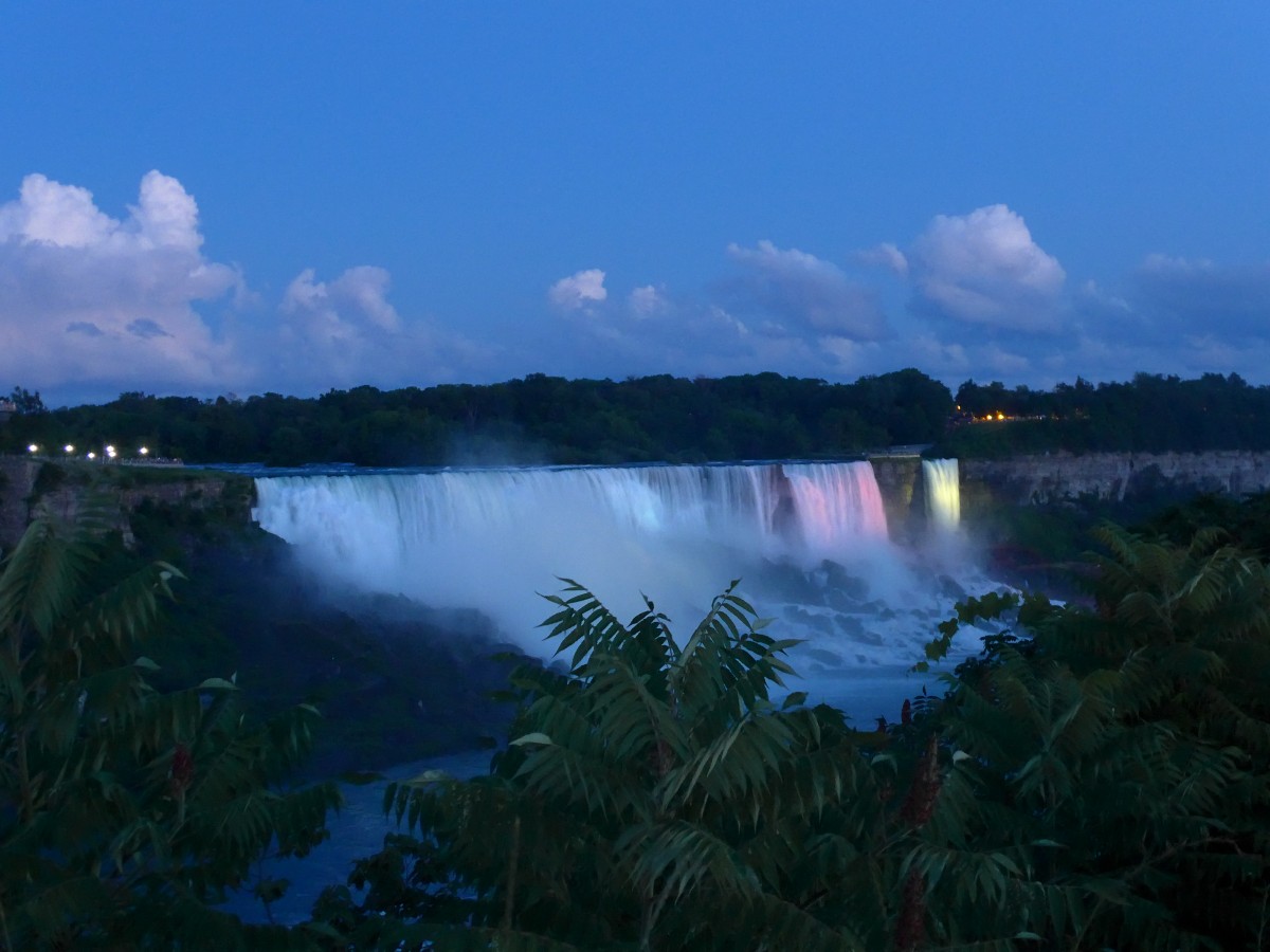 (152'923) - Die Niagara Falls am 15. Juli 2014 in Clifton Hill