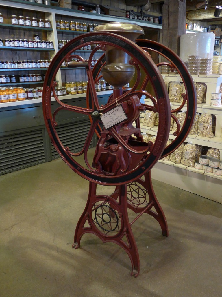 (152'973) - Alte Zentrifuge am 16. Juli 2014 bei den Amsh in Nappanee