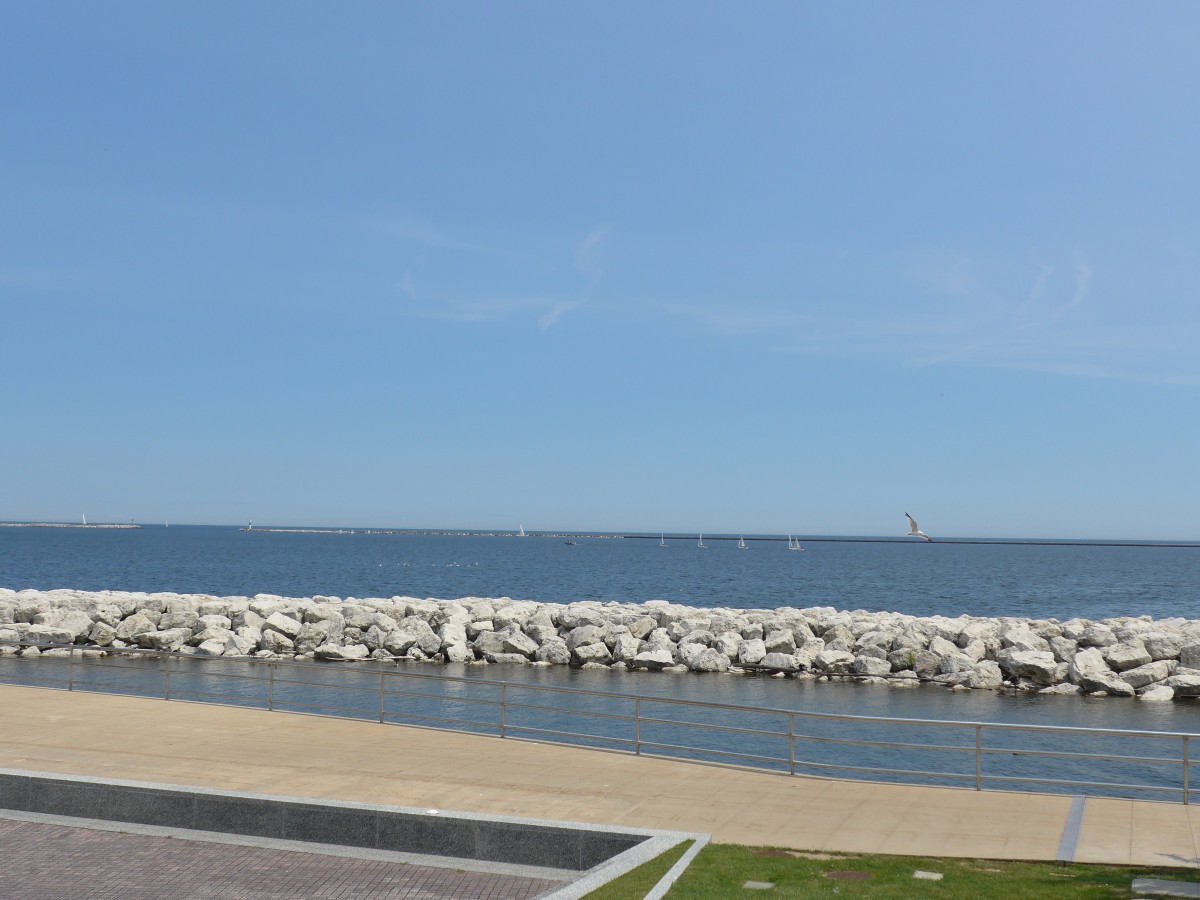 (153'038) - Am Lake Michigan am 17. Juli 2014 am Hafen von Milwaukee