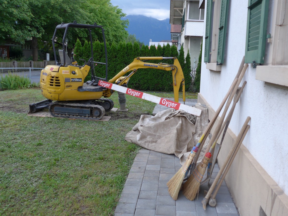 (153'671) - Komatsu-Baumaschine am 5. August 2014 in Thun-Lerchenfeld