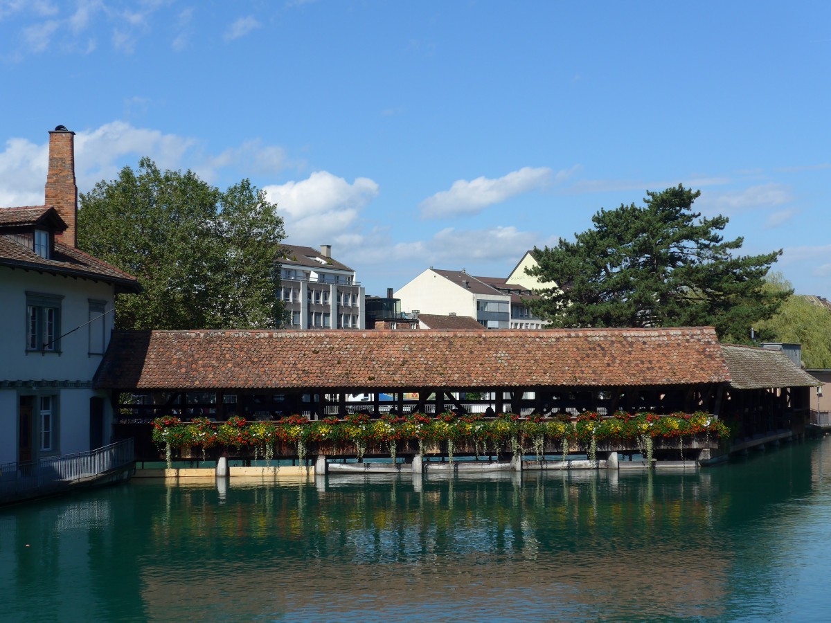 (154'381) - Beschm�ckte Br�cke �ber die Aare am 22. August 2014 in Thun