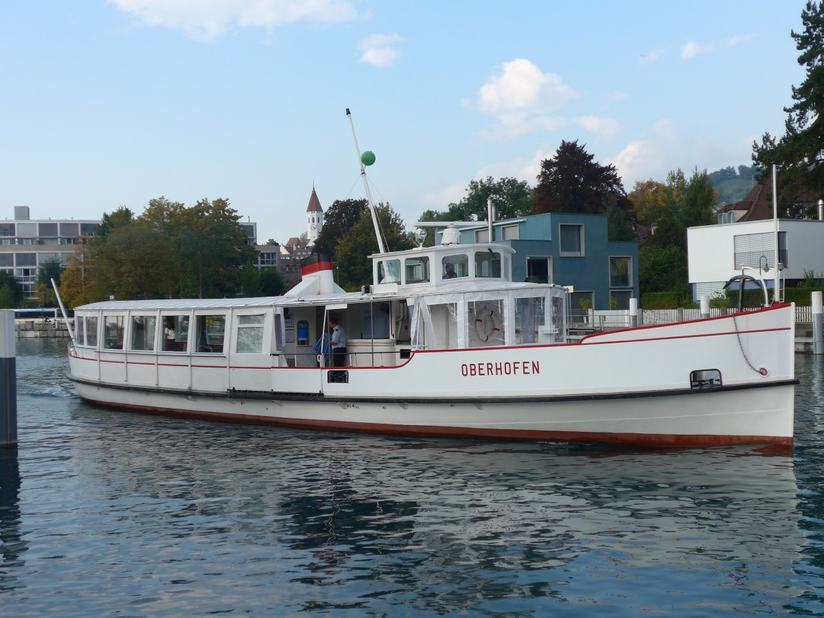 (155'444) - Das Motorschiff Oberhofen am 4. Oktober 2014 bei der Schiffl�ndte Thun