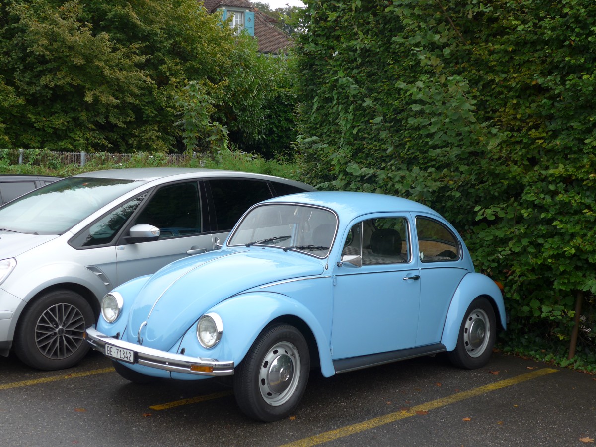(155'782) - VW-K�fer - BE 71'342 - am 15. Oktober 2014 bei der Schiffl�ndte Thun