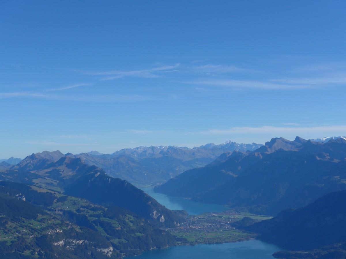 (155'828) - Aussicht vom Niesen auf den Thuner- und Brienzersee am 19. Oktober 2014