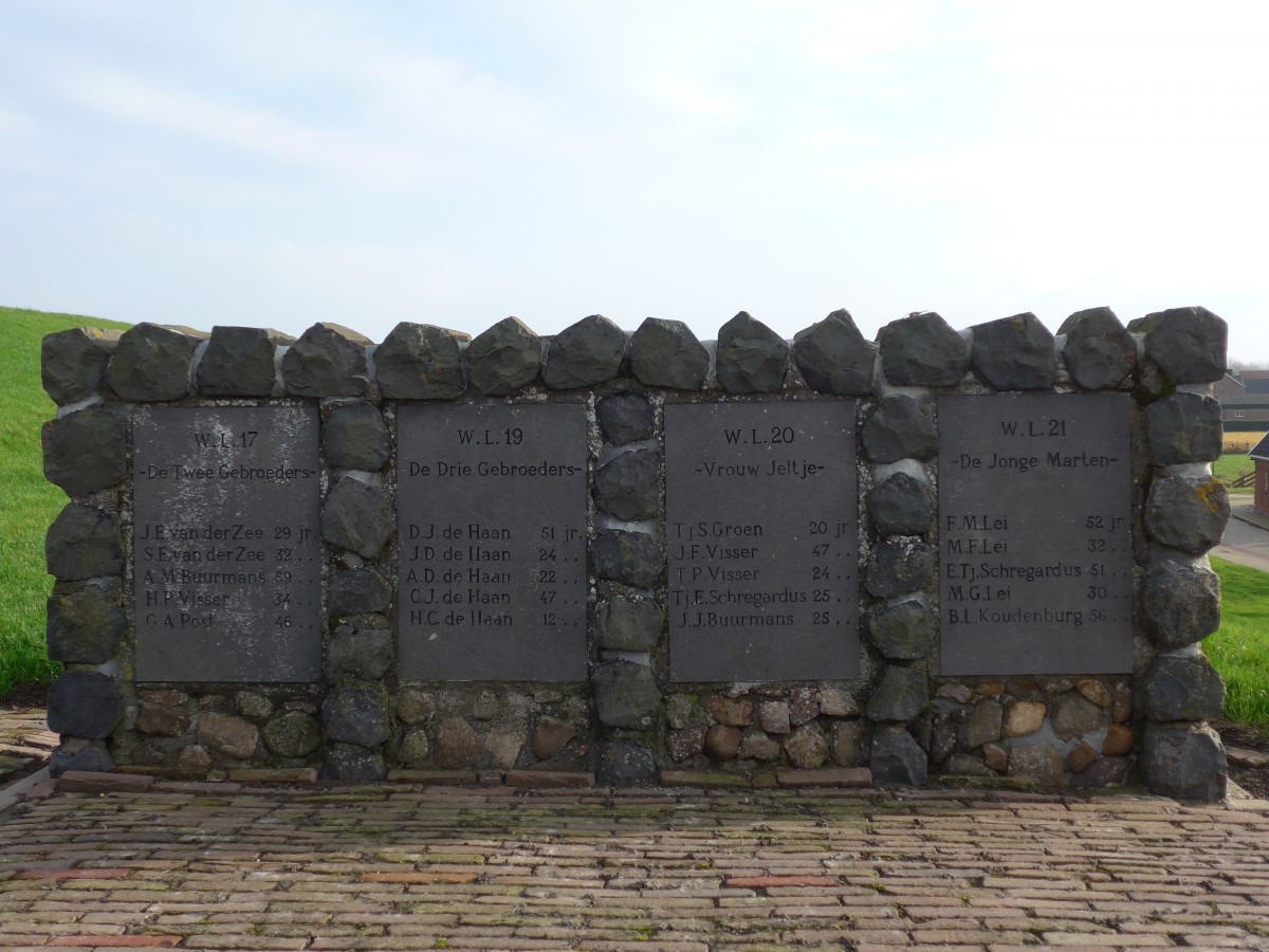 (156'828) - Gedenkst�tte f�r verunfallte Seeleute am 19. November 2014 in Moddergat