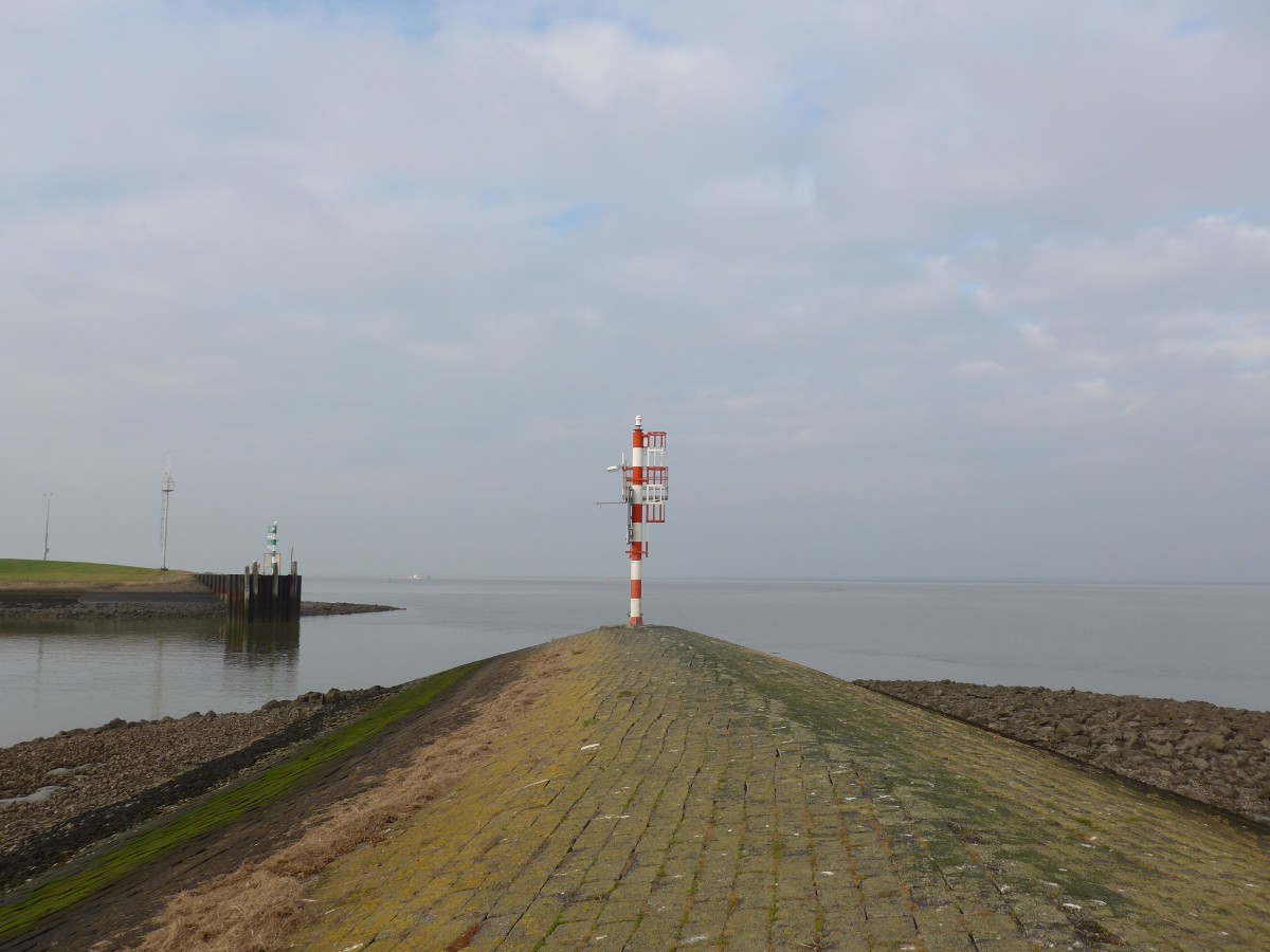 (156'834) - Im Hafen von Lauwersoog am 19. November 2014