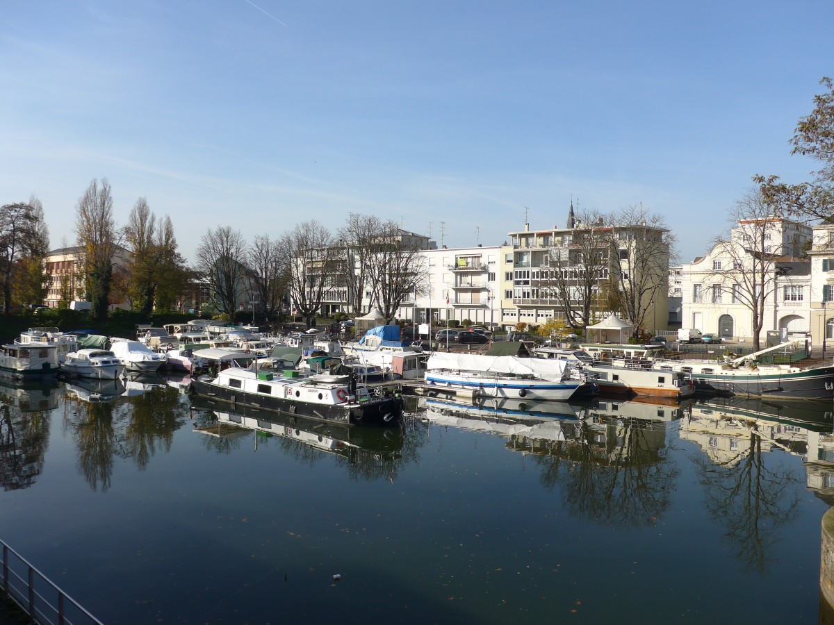 (157'470) - Schiffe in Mulhouse am 23. November 2014