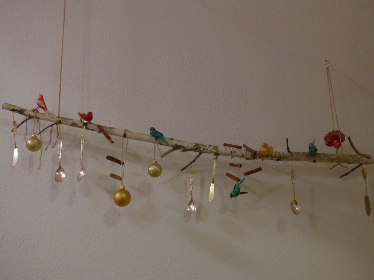 (157'729) - Wandschmuck am 12. Dezember 2014 im Restaurant Lamm in Gwatt