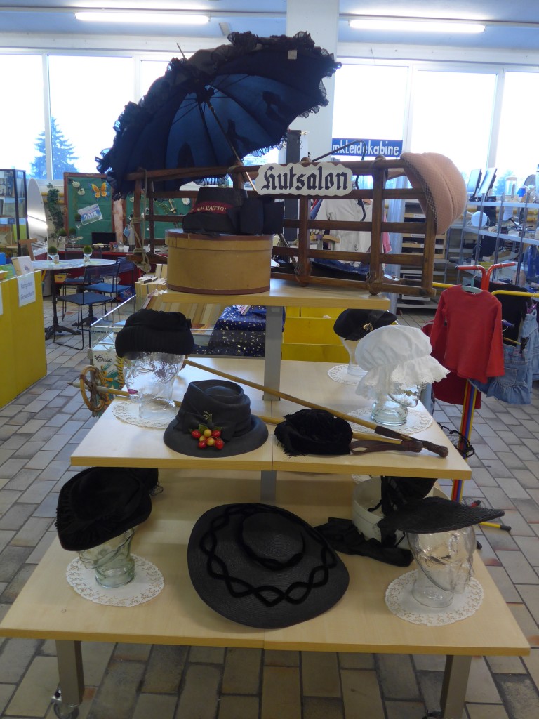 (158'031) - Hutsalon am 29. Dezember 2014 im BrockiShop