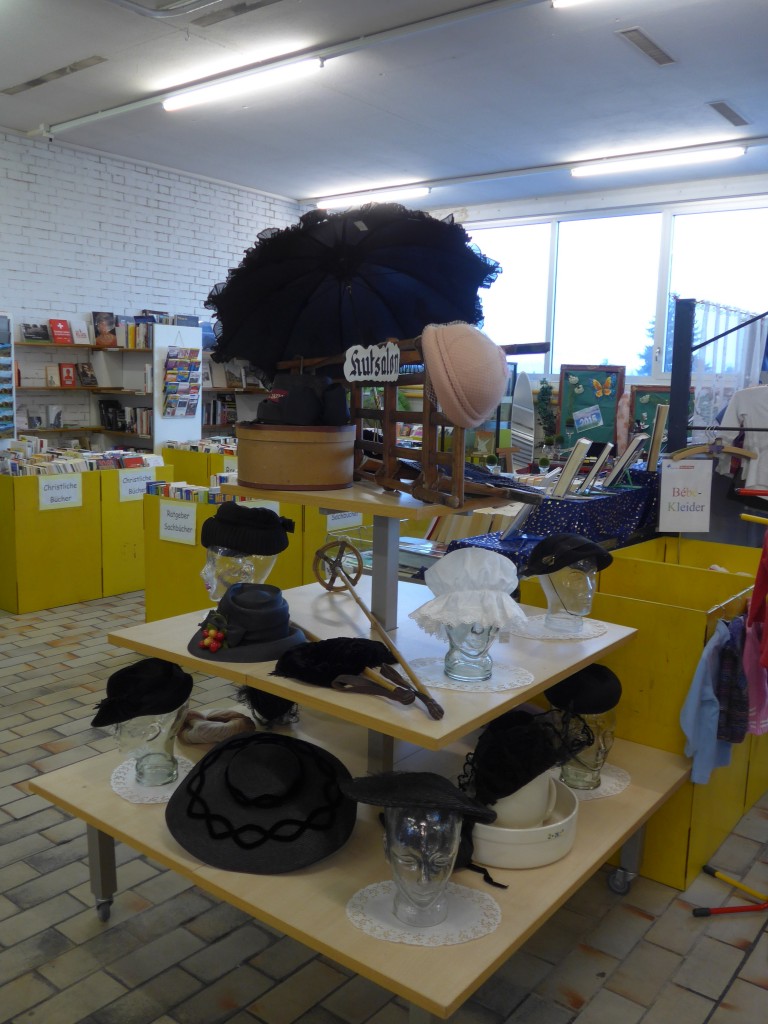 (158'033) - Hutsalon am 29. Dezember 2014 im BrockiShop