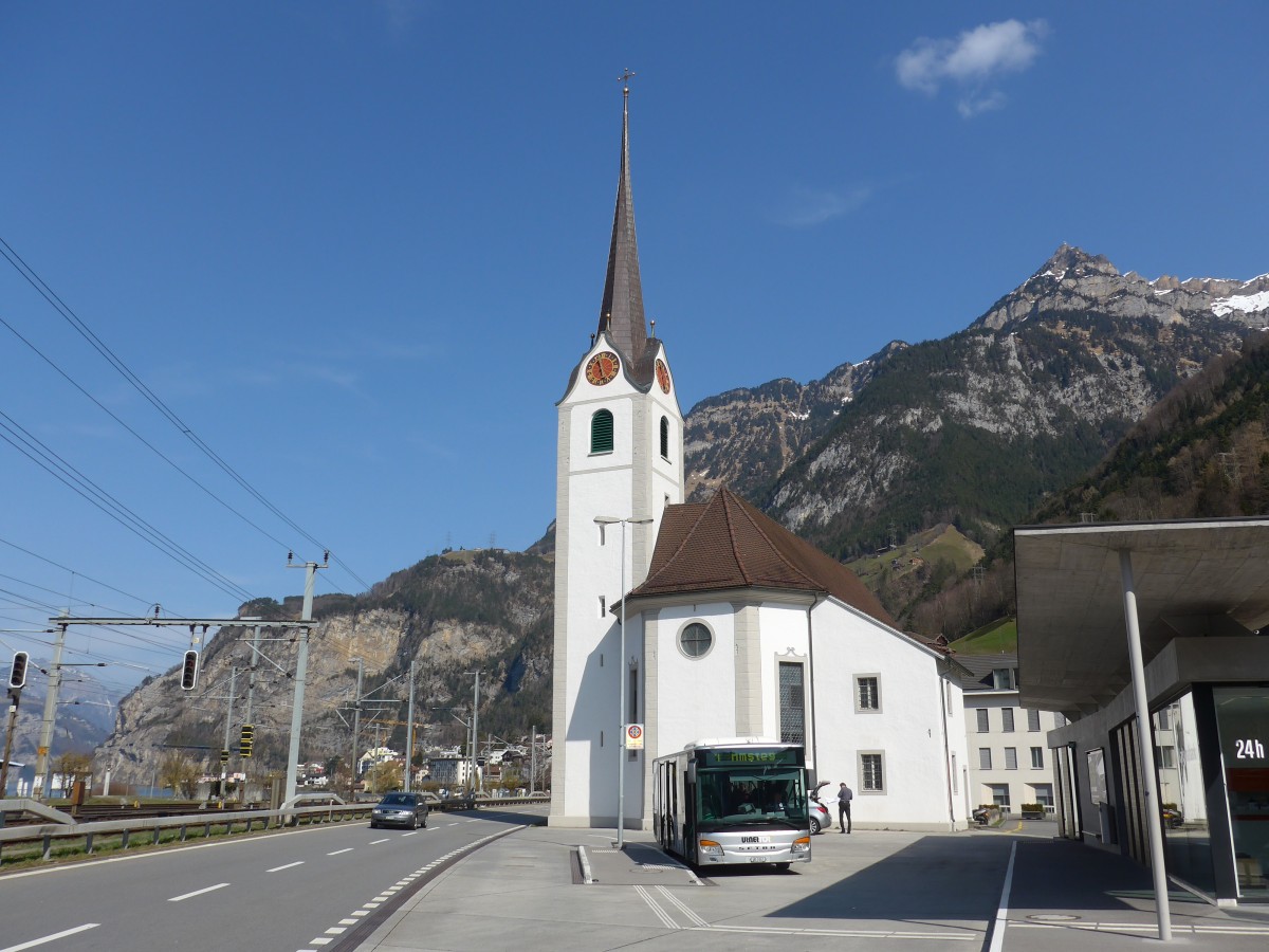 (159'316) - Die Kirche Fl�elen am 18. M�rz 2015