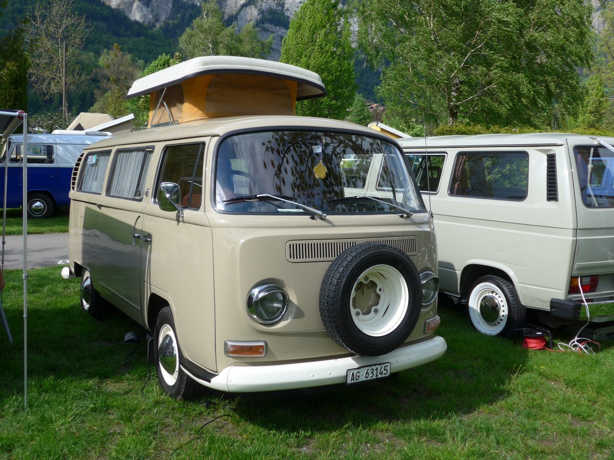 (160'255) - VW-Bus - AG 63'145 - am 9. Mai 2015 in Brienz, Camping Aaregg