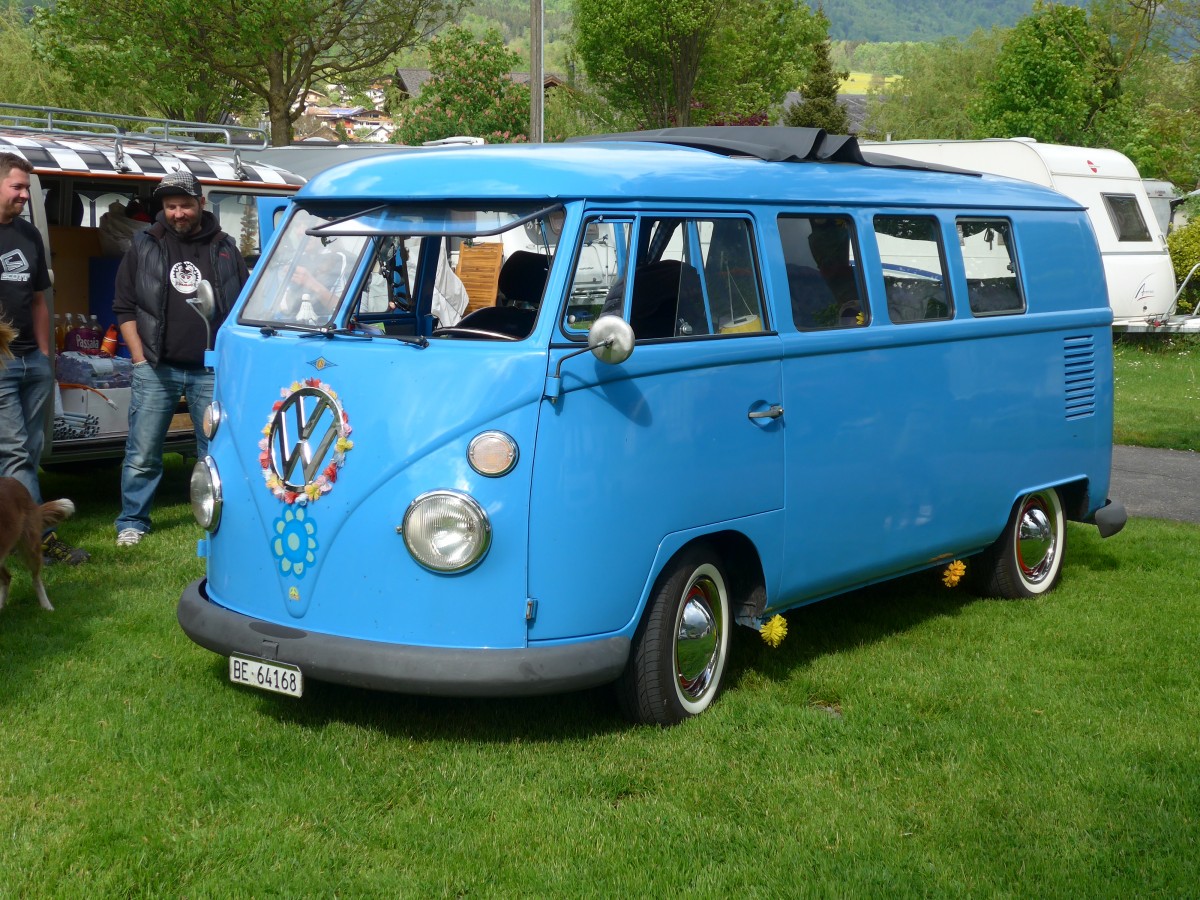 (160'263) - VW-Bus - BE 64'168 - am 9. Mai 2015 in Brienz, Camping Aaregg