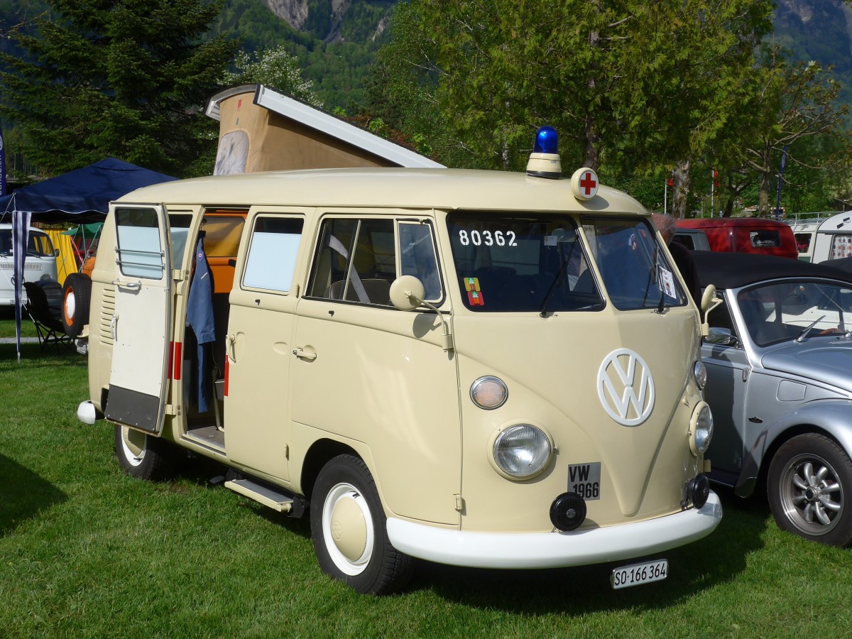 (160'350) - VW-Bus - SO 166'364 - am 9. Mai 2015 in Brienz, Camping Aaregg