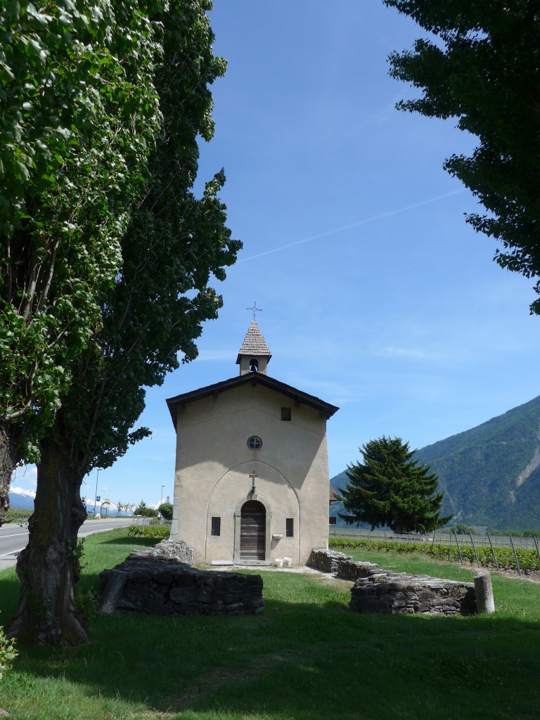 (160'433) - Kapelle am 10. Mai 2015 in Saillon