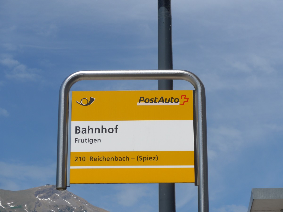 (160'504) - PostAuto-Haltestelle - Frutigen, Bahnhof - am 14. Mai 2015