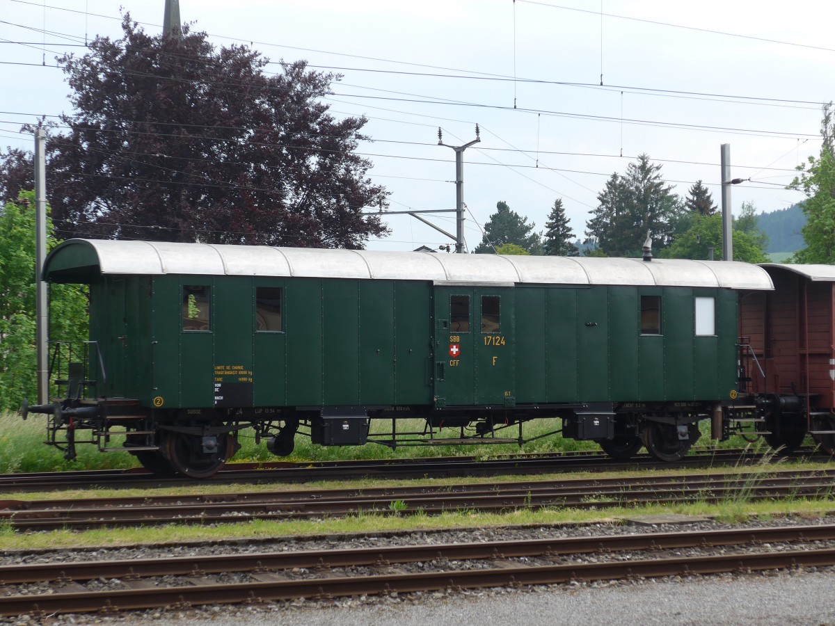 (160'722) - SBB-G�terwagen - Nr. 17'124 - am 22. Mai 2015 im Bahnhof Konolfingen