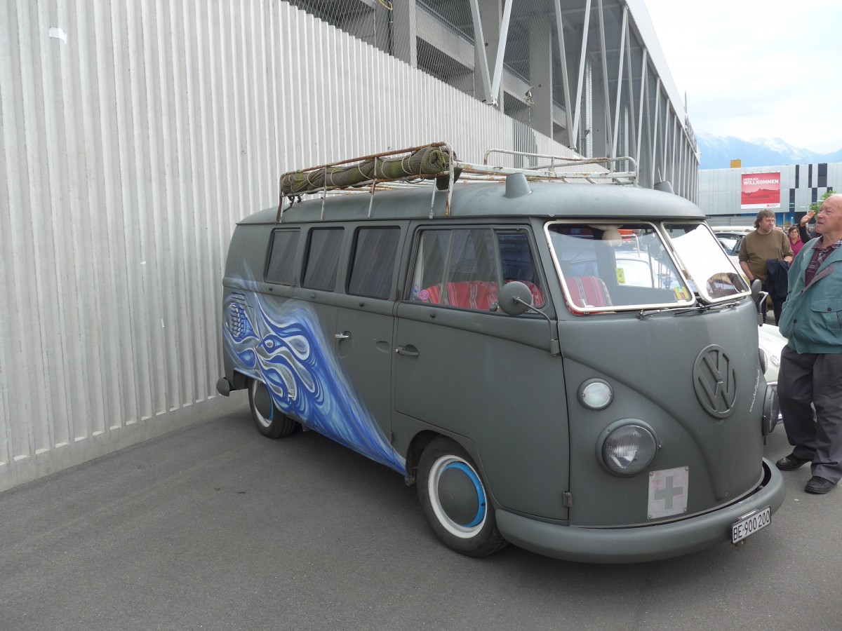 (160'801) - VW-Bus - BE 900'200 - am 23. Mai 2015 in Thun, Arena Thun