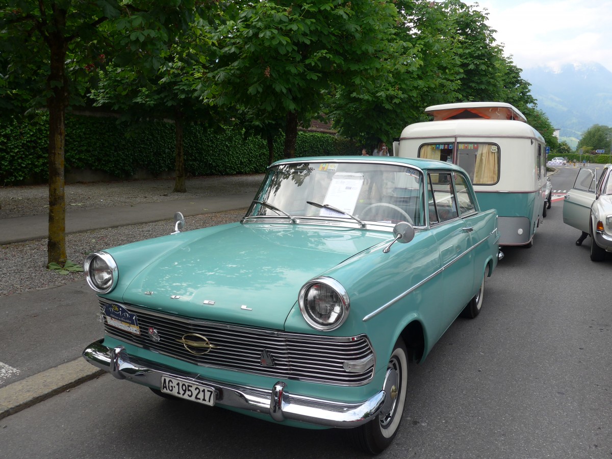 (160'892) - Opel - LU 195'217 - am 24. Mai 2015 in Sarnen, OiO