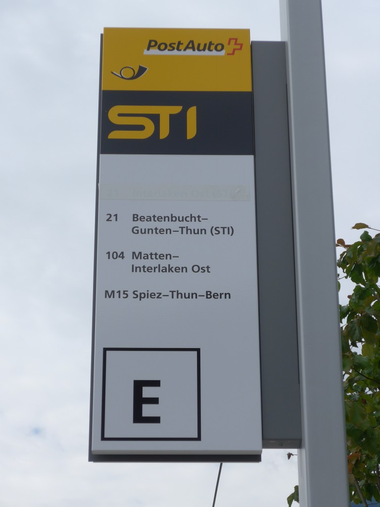 (160'980) - PostAuto/STI-Haltestelle - Interlaken, Westbahnhof - am 25. Mai 2015