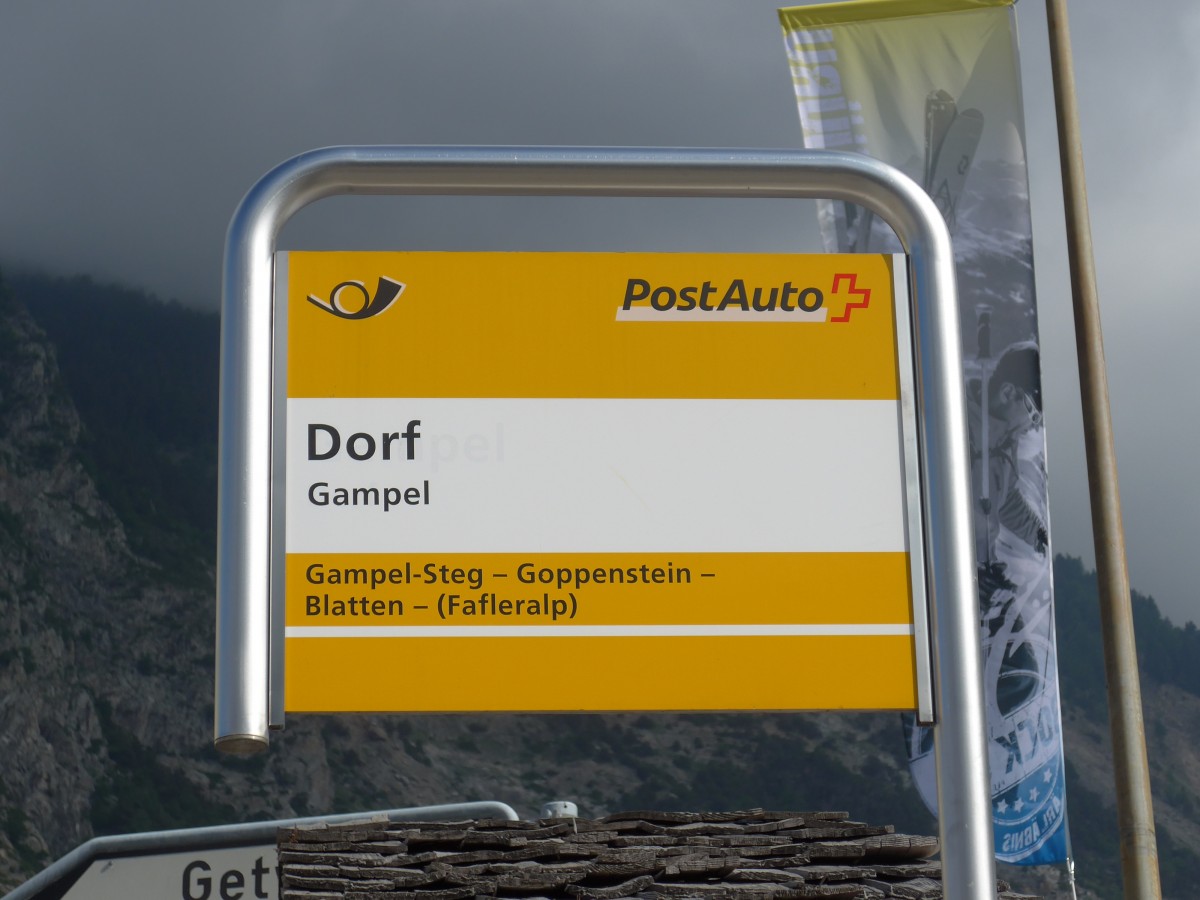 (161'078) - PostAuto-Haltestelle - Gampel, Dorf - am 27. Mai 2015