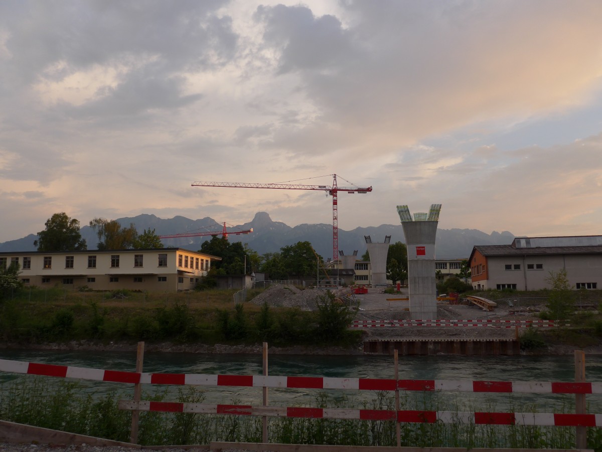(161'732) - Baustelle vom Bypass Thun mit Stockhorn am 4. Juni 2015 an der Aare von Steffisburg aus