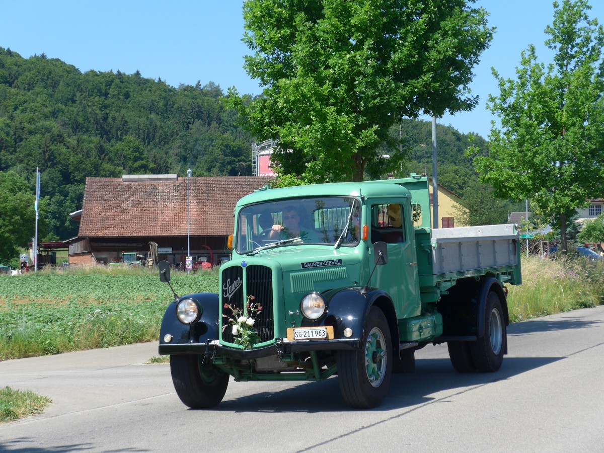 (161'884) - Saurer - SG 211'963 - am 6. Juni 2015 in Thayngen, Saurertreffen