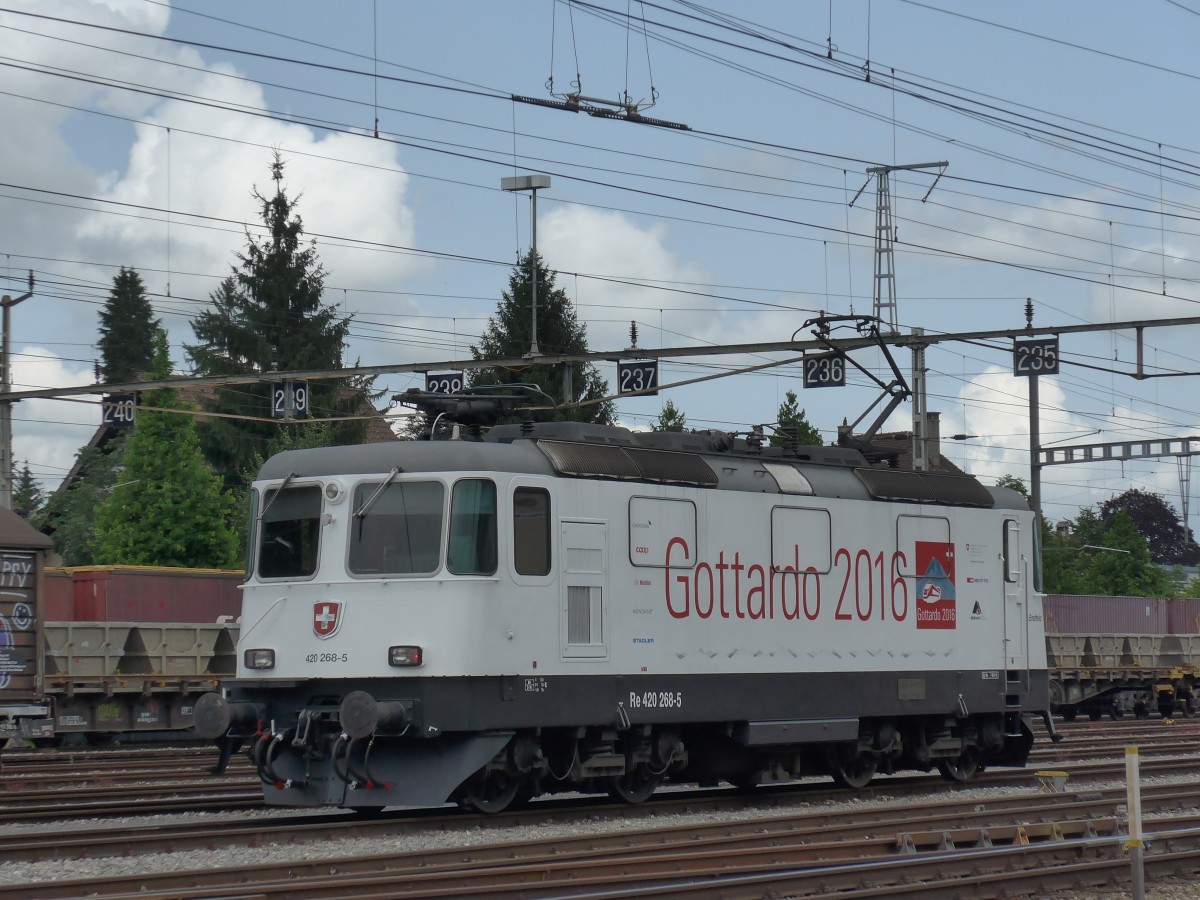 (162'081) - SBB-Lokomotive - Nr. 420'268-5 - am 14. Juni 2015 im Bahnhof Thun