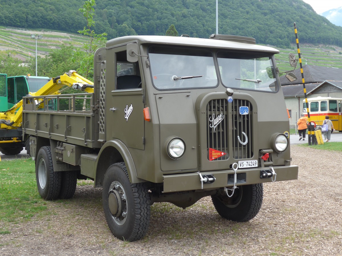 (162'320) - Saurer - VS 74'249 - am 20. Juni 2015 in Aigle, Saurertreffen
